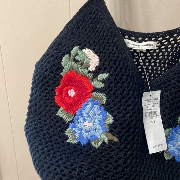 American Eagle Women’s New Black Bralette Crochet Crop Top with Floral Details - Picture 2 of 4